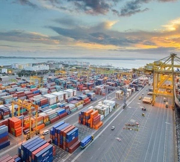 "موانئ دبي" تتحضر للأسوأ مع ازدياد عواقب كورونا http://alttejarat.com/