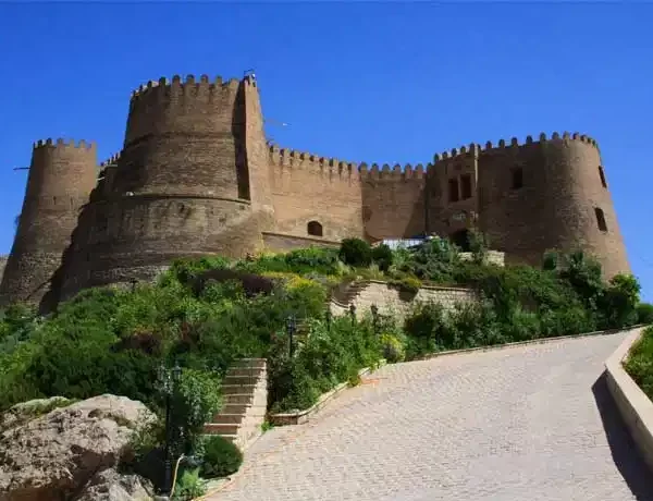 قلعة فلك الأفلاك - خرم آباد - موقع التجارة ويب